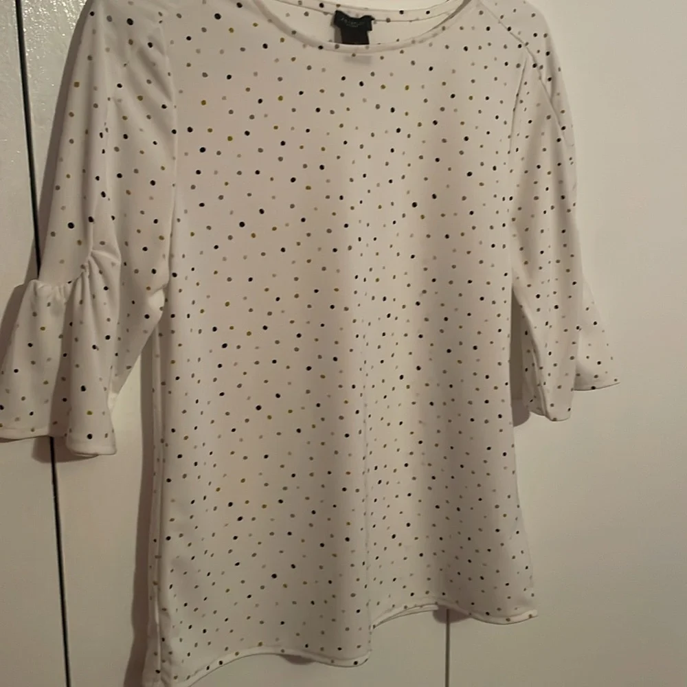 Three-quarter length Ann Taylor blouse. - Picture 3 of 5